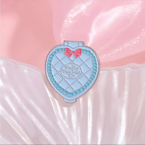 Polly Pocket Pin, Polly Pocket Heart Pin - Picture 4 of 6